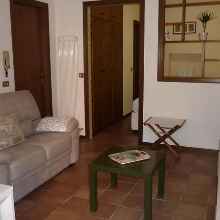 Serbelloni Holiday 20 公寓 *